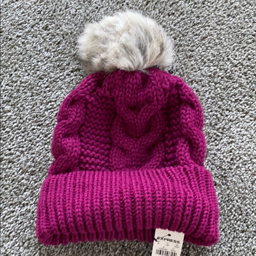 Express Pom Pom beanie